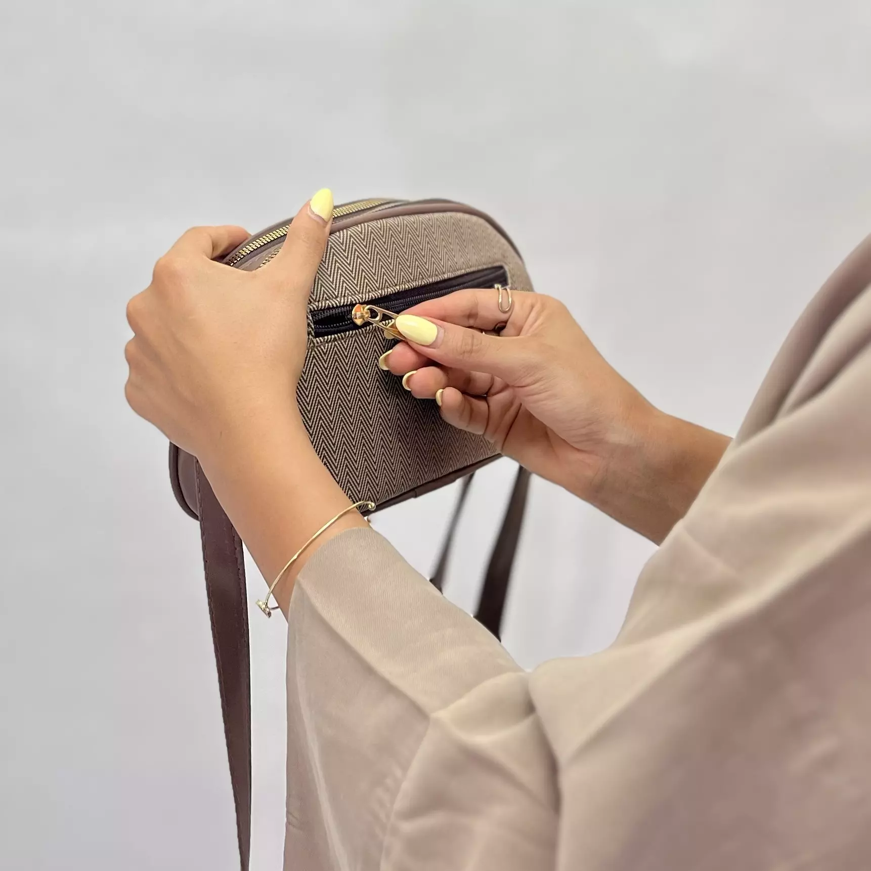 کیف زنانه کنفی پشت زیپ 00103112545601523